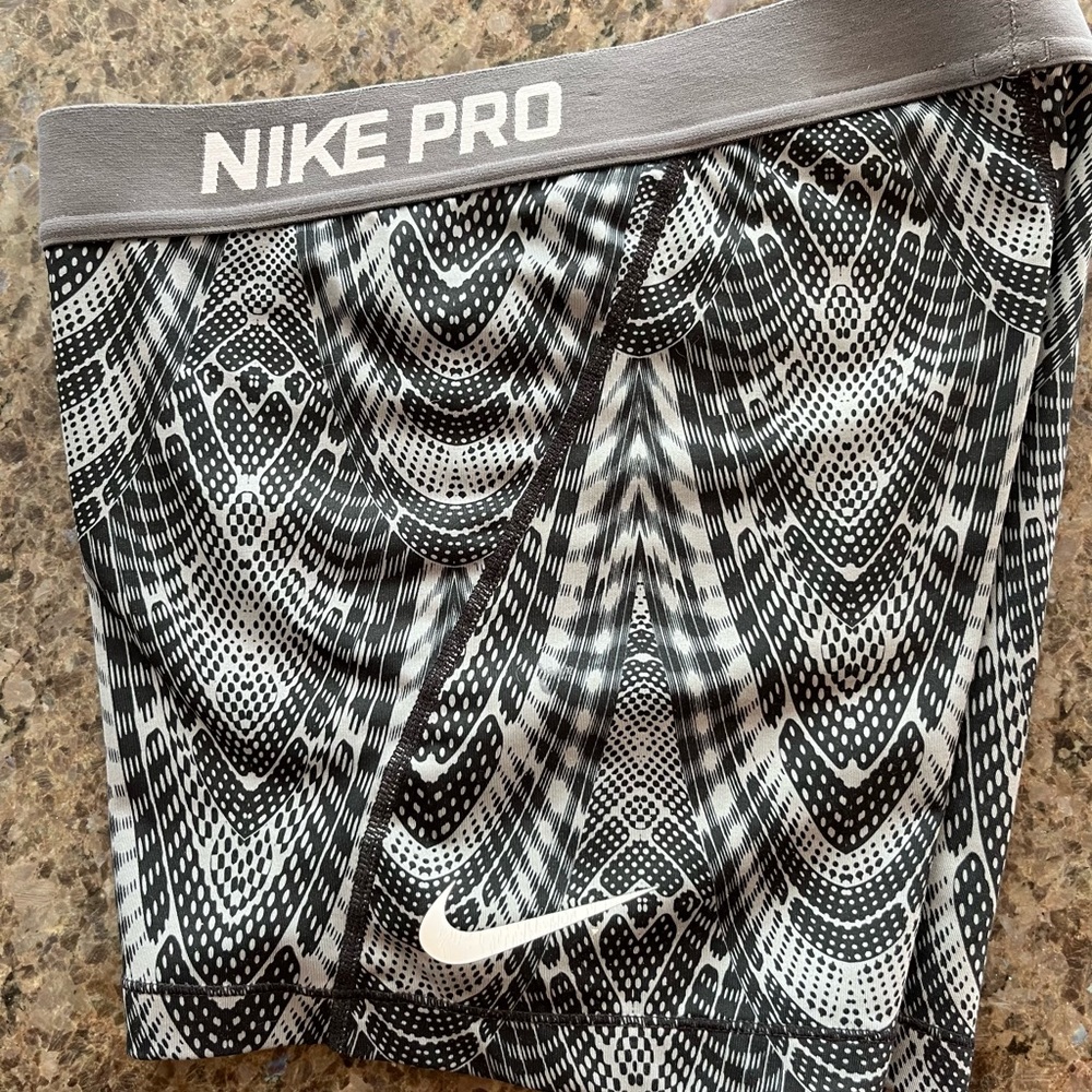 WOMENS NIKE PRO SPANDEX SHORTS SIZE M